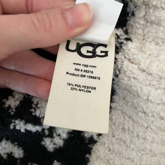 UGG Black and White Leopard Cardigan Fremont - Picture 4 of 6
